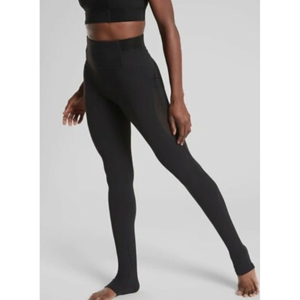 Athleta Aura Heel Tight‎ in Powervita Black Size Medium High Rise Gym Yoga